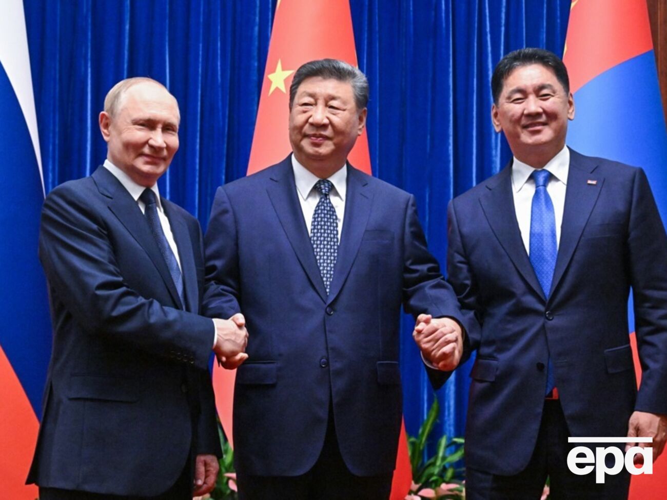 Си Цзиньпин провел в Китае встречу с Путиным и Хурелсухом