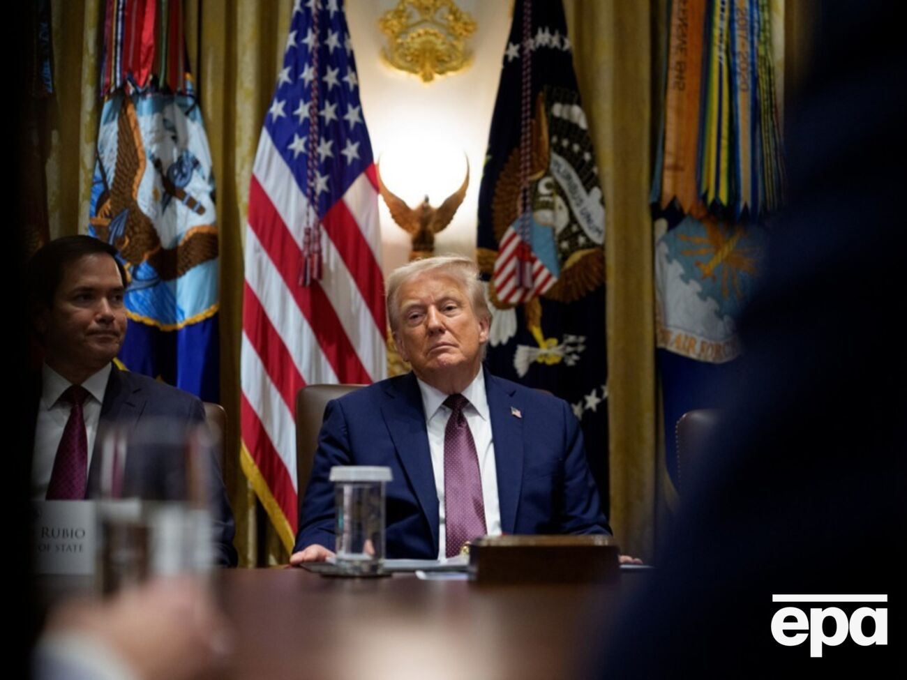 Вместе с тем президент США подчеркнул, что "никто в истории не сделал того, что он сделал"