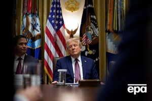 Вместе с тем президент США подчеркнул, что "никто в истории не сделал того, что он сделал"