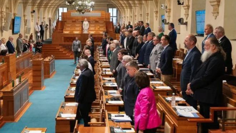 Сенат Чехии осуждает преступные действия РФ против украинского населения на временно оккупированных территориях, сообщило издание