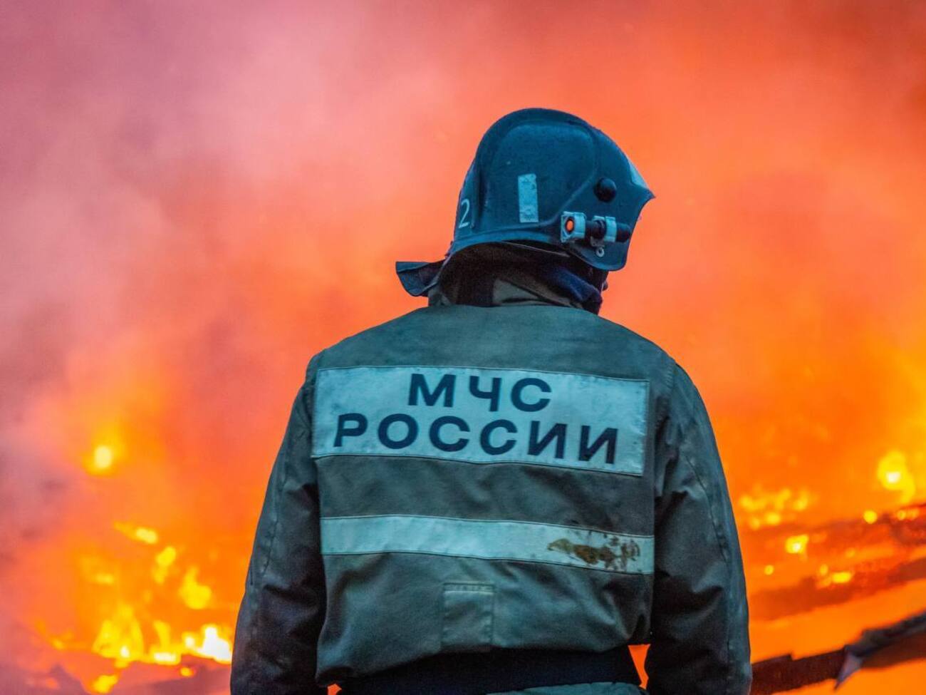 На атакованных объектах вспыхнули пожары