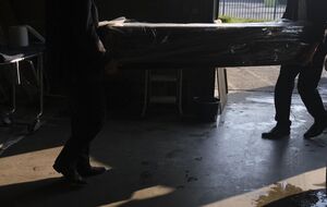 Куклу обнаружили при бальзамировании