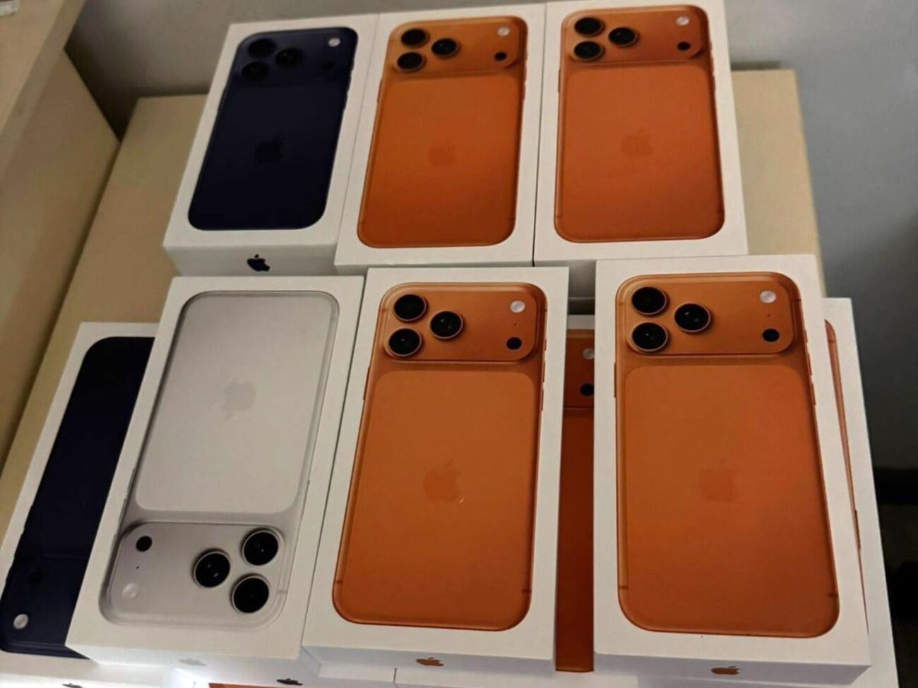 В ночь на 20 сентября в Украину пытались незаконно провезти примерно 30 iPhone 17