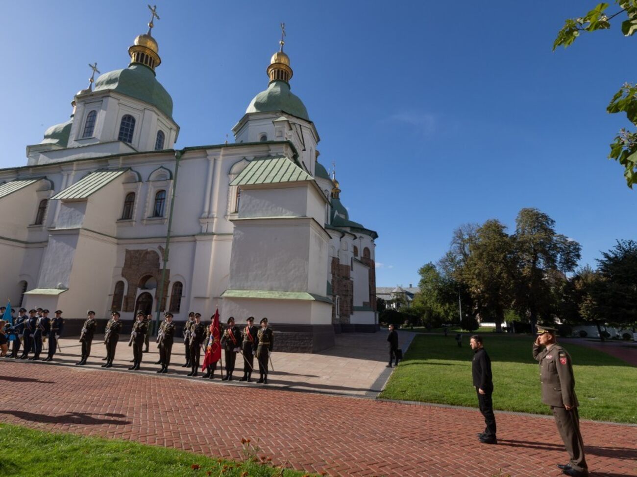 Зеленский принял от дипломатов верительные грамоты