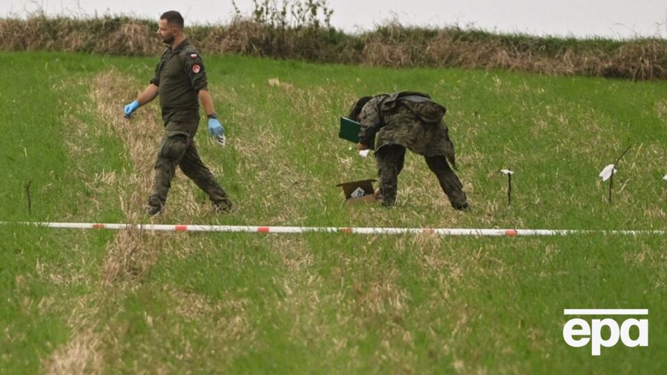 Беспилотник, который нашли в 50 м от зданий, изготовлен из пенопласта, рассказал представитель прокуратуры Ольштына