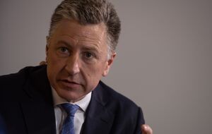 РФ пытается послать предупреждение НАТО, считает Волкер