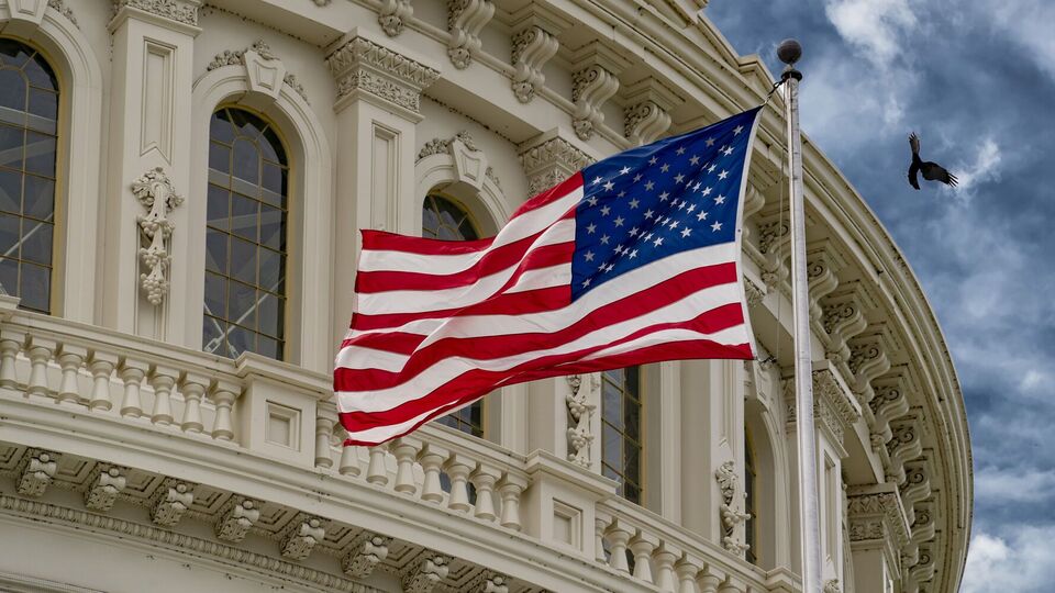 Сенаторы потребовали от американской администрации подавать отчет об объеме активов РФ за пределами США