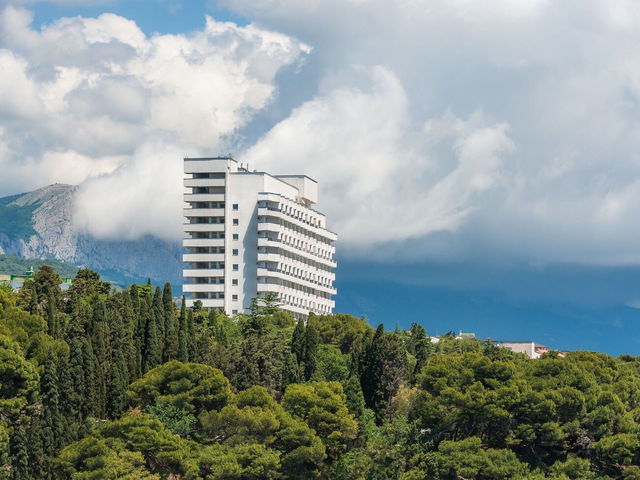 Кількості загиблих у санаторії Аксьонов не вказав