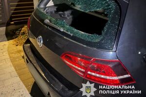 Унаслідок вибуху пошкоджено вікна житлових будинків, автомобілі й огорожі