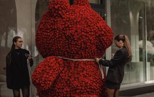 Чтобы транспортировать букет, пришлось вызвать грузовую машину