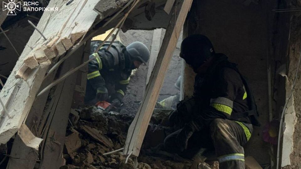 В Запорожье повреждено 15 многоэтажек и 10 частных домов, один из них разрушен полностью