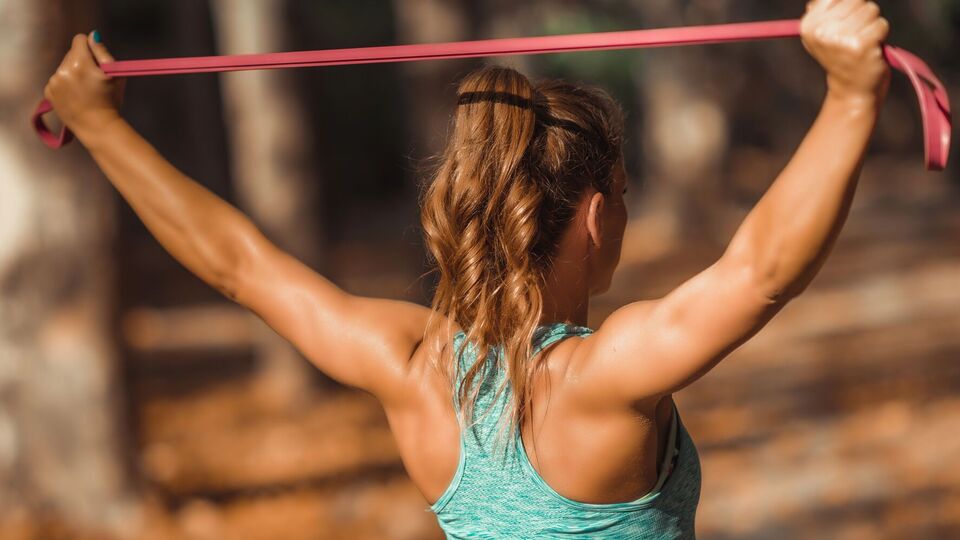 Для деяких вправ потрібна гумка