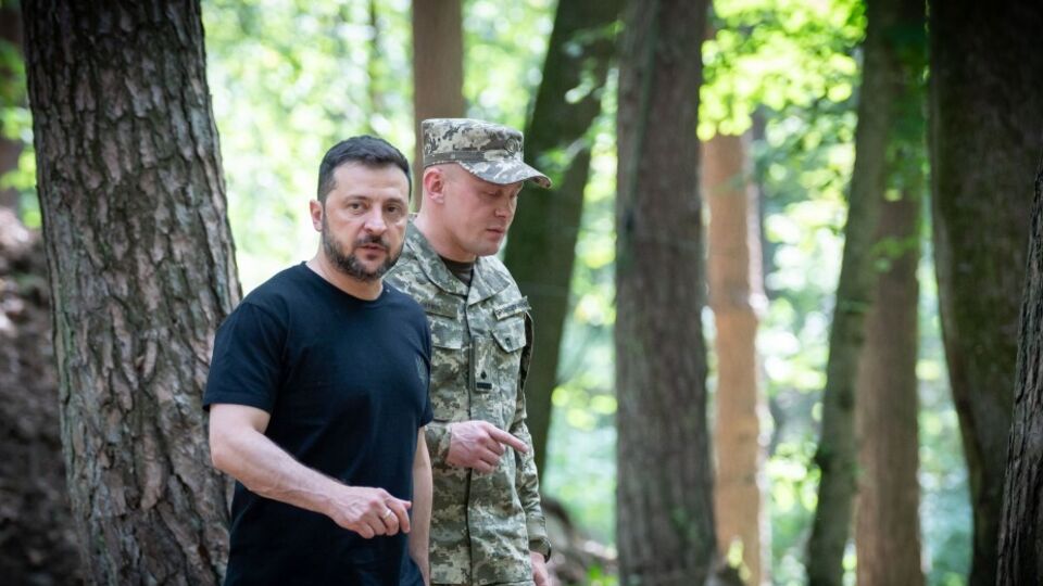 Президент припустив, що "справи на фронті будуть погані"