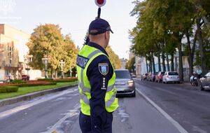 Автомобіль, яким керувала п'яна жінка, евакуювали на арештмайданчик