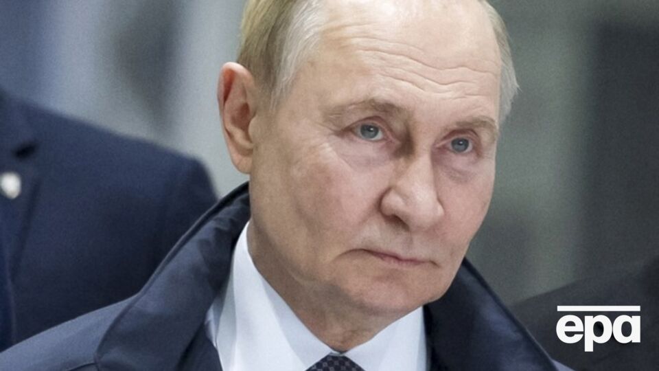 Запад предпринимает "деструктивные действия" в отношении РФ, считает Путин