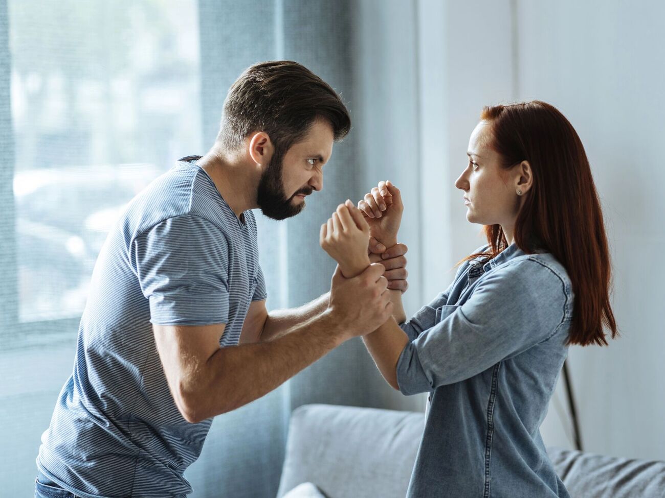 Любое унижение в семье нельзя игнорировать, призвали обращаться за помощью