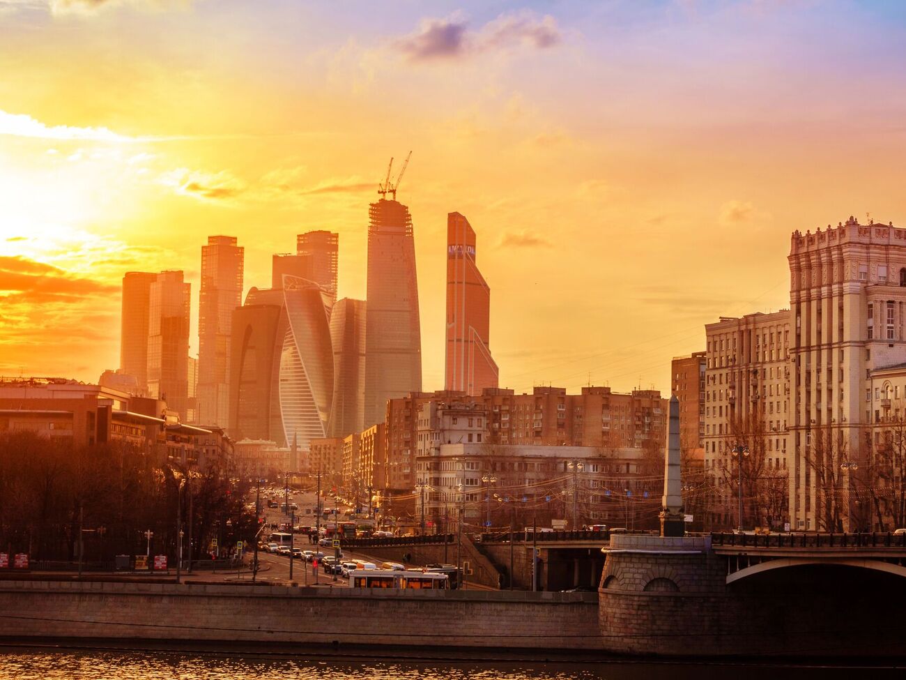 В Москве начинают закрывать аэропорты