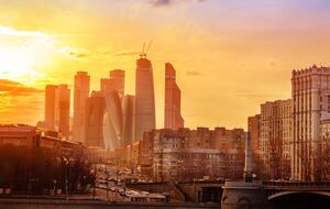 В Москве начинают закрывать аэропорты