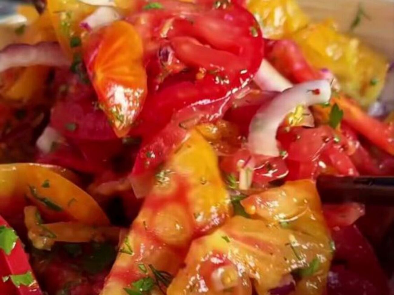 Для заправки знадобиться 1,5 ст. л. яблучного оцту