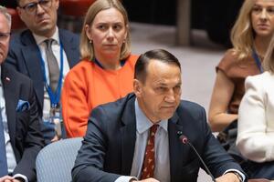 Совбез ООН обязан послать четкий сигнал РФ, что провокации против Эстонии, Румынии, Польши недопустимы, отметил Сикорский