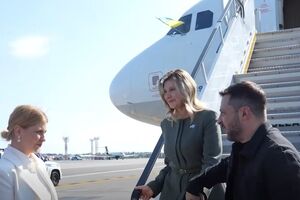 Зеленский показал свой выход из самолета на американской земле