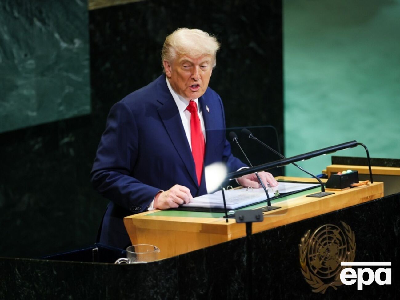 Трамп подчеркнул, что Европа должна перестать покупать российскую нефть