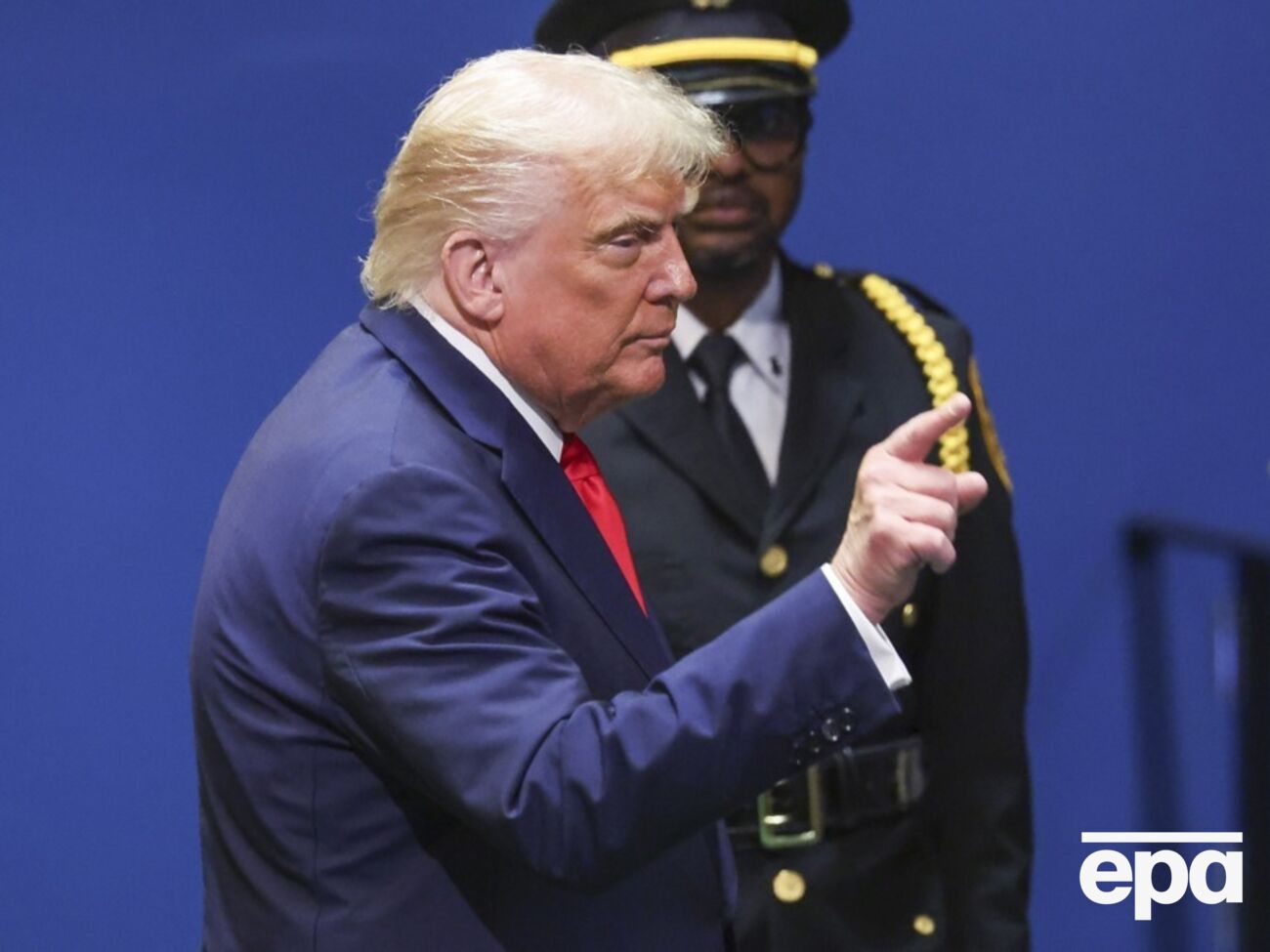 Трамп перед переговорами с Зеленским ответил на вопросы СМИ