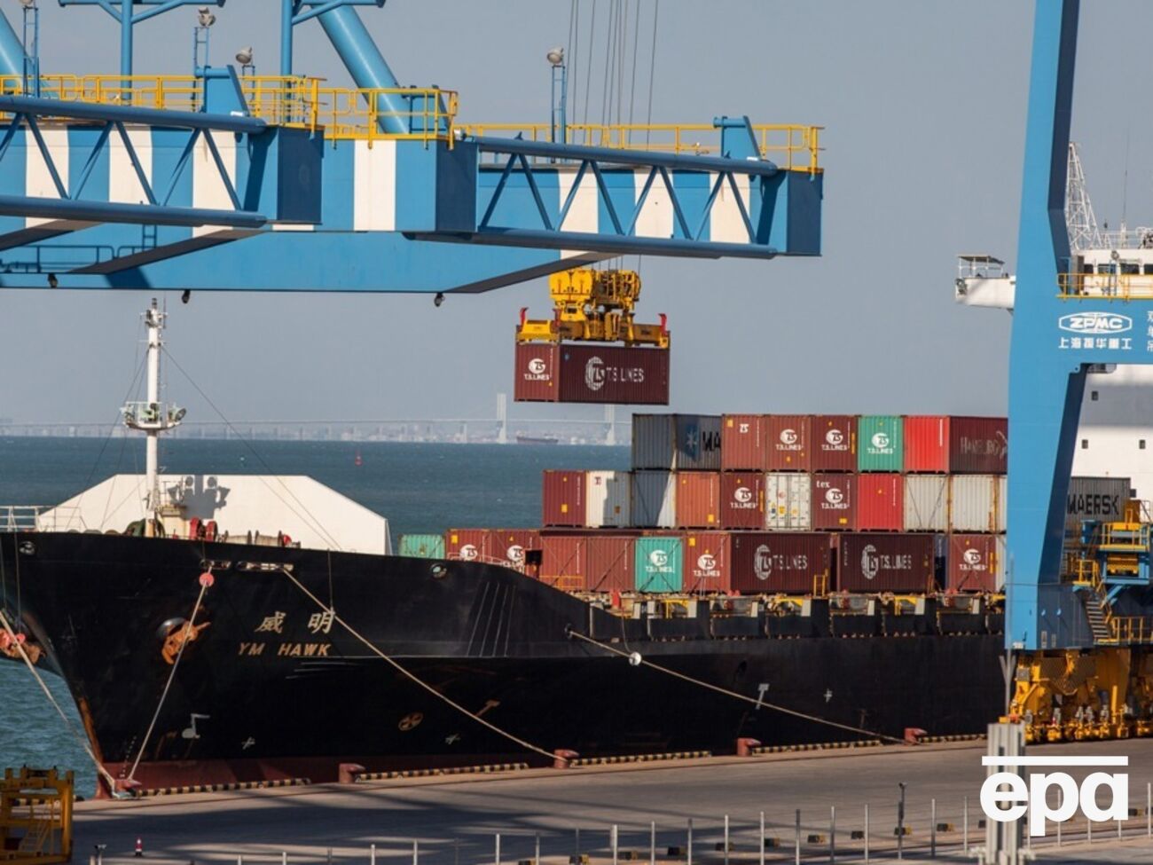 Китайское судно пришвартовалось в Крыму. Ранее после аннексии полуострова КНР избегала его портов