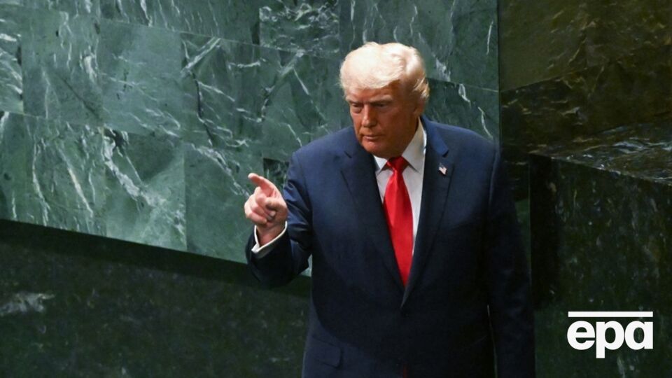 Трамп назвал РФ "бумажным тигром" и заявил, что "настоящей военной силе" следовало выиграть войну меньше чем за неделю