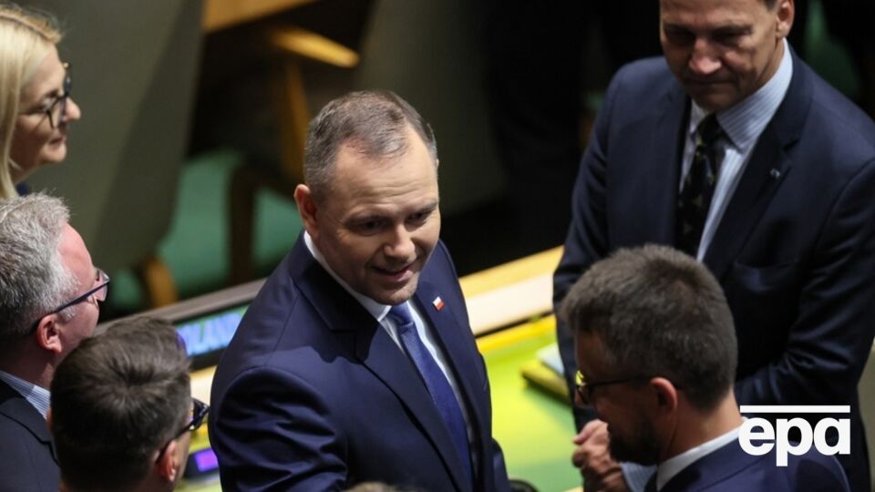 Навроцький раніше публічно вживав снюс