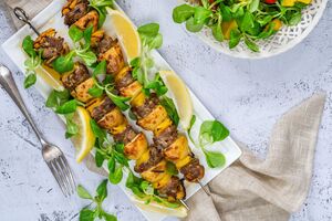 Такой шашлык подается сразу с огня