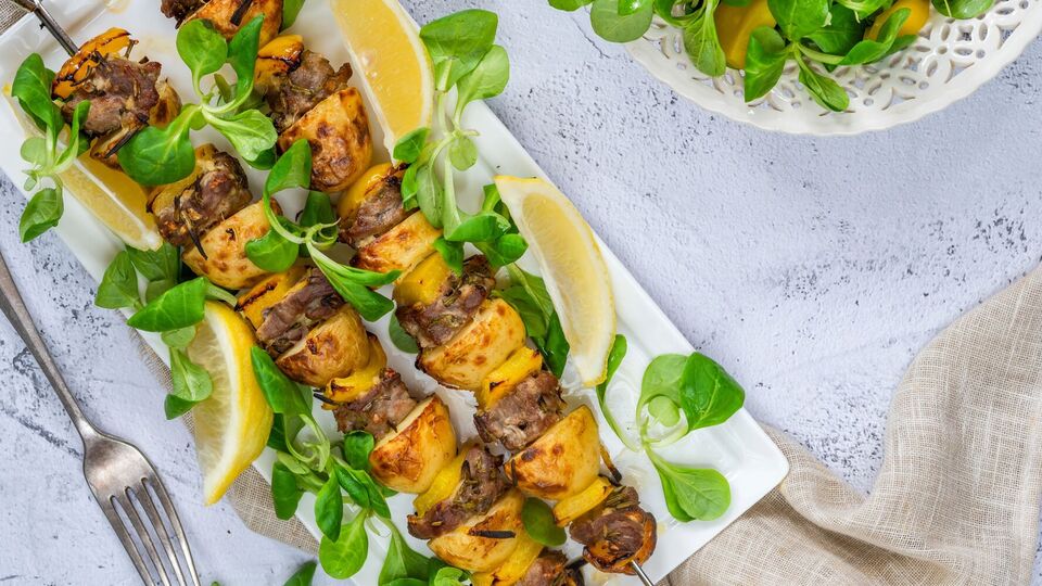 Такой шашлык подается сразу с огня