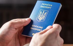 Менять имя можно сколько угодно раз, в законе на этот счет ограничений нет, отметили в Минюсте