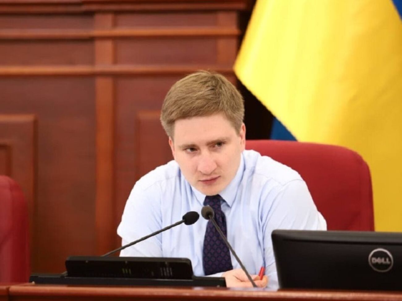 Европейский парламент призвал украинские власти прекратить давление на местное самоуправление, отметил Бондаренко