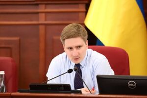 Европейский парламент призвал украинские власти прекратить давление на местное самоуправление, отметил Бондаренко