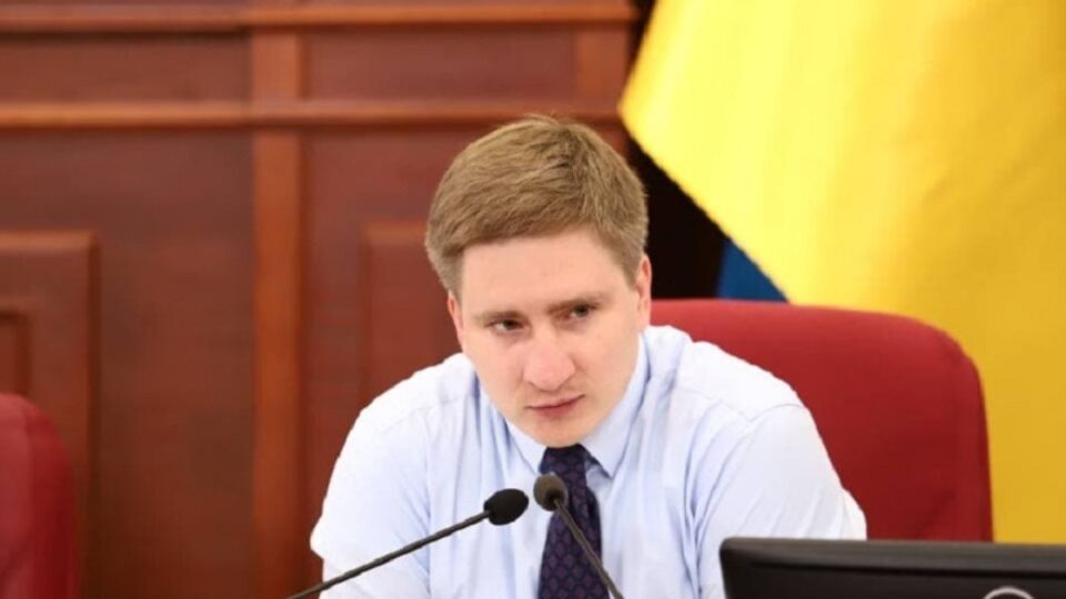 Европейский парламент призвал украинские власти прекратить давление на местное самоуправление, отметил Бондаренко