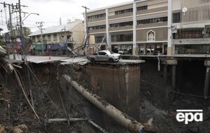 Воронка глубиной 50 м и площадью примерно 900 м² парализовала движение, людей эвакуировали