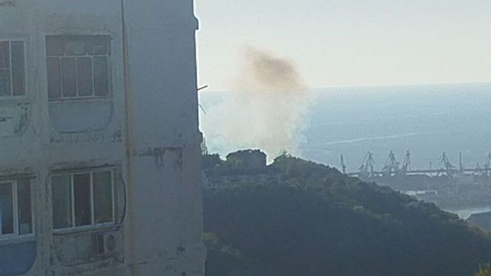 По словам очевидцев, в городе были слышны взрывы и автоматные очереди