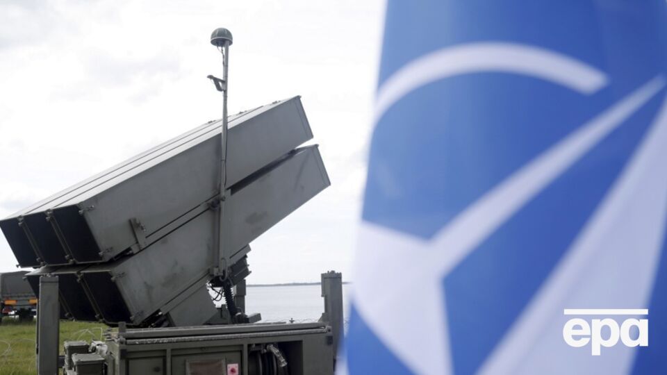 Споры внутри НАТО свидетельствуют о тревожных разногласиях внутри Альянса, отметило Bloomberg