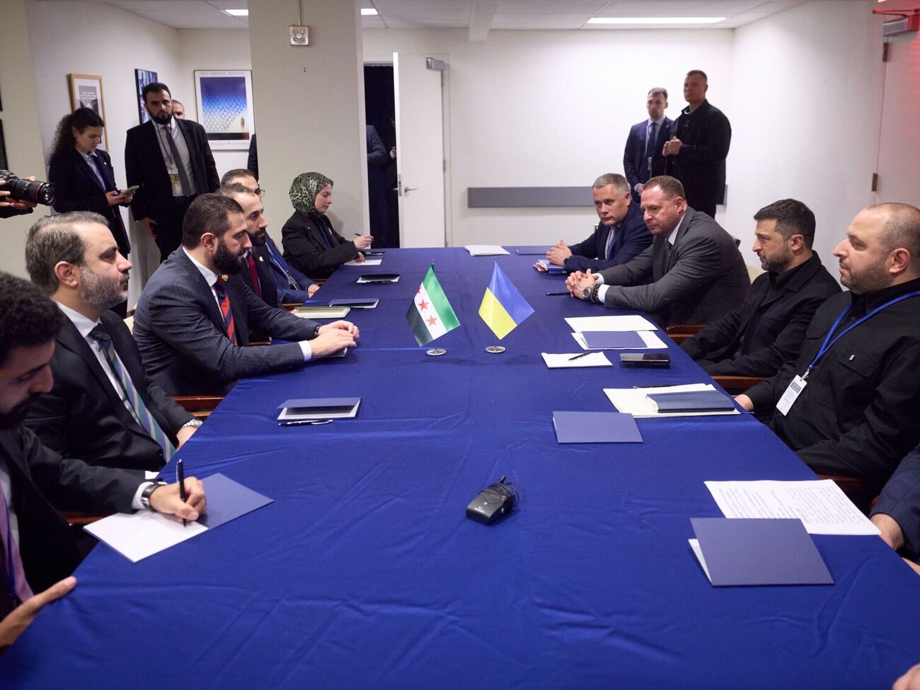 Украина и Сирия подписали совместное коммюнике о возобновлении дипотношений, рассказал Зеленский