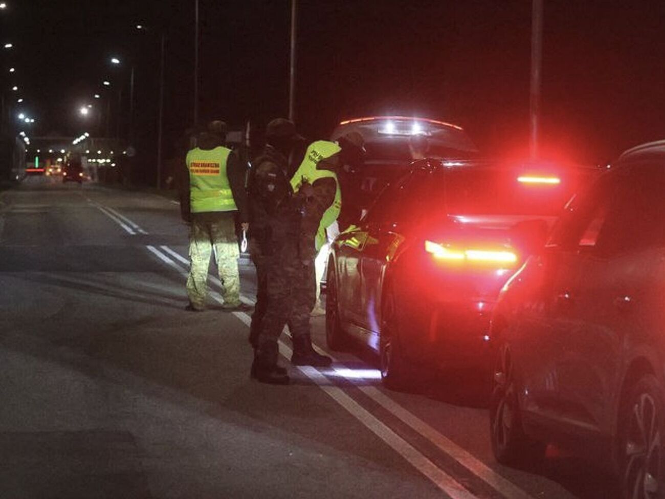 Польша в ночь на 25 сентября начала пропускать транспорт на свою территорию из Беларуси