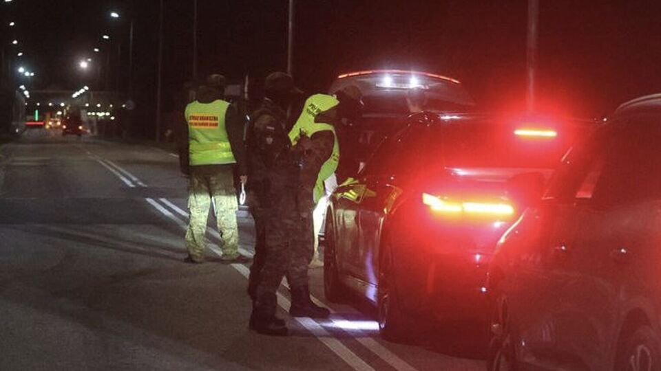 Польща в ніч проти 25 вересня почала пропускати транспорт на свою територію з Білорусі