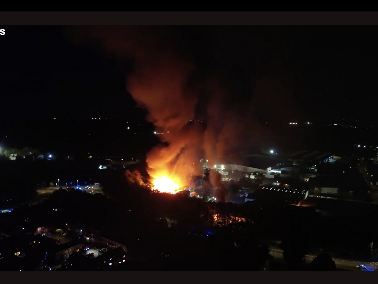 На місці вибуху була сильна пожежа