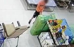 Правоохранители отметили, что в результате пожара магазин понес убытки на сумму более 30 тыс. грн