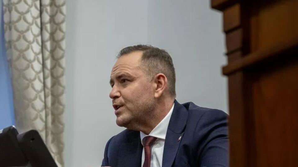 Навроцкий не исключил, что подпишет новый закон о временной защите украинцев