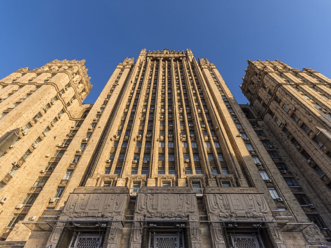 Переговоры в Москве с участием британских, французских и немецких дипломатов проходили за закрытыми дверями, сообщили СМИ