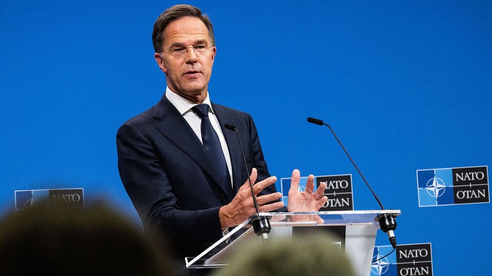 Военные НАТО и пилоты истребителей могут сделать все необходимое для обеспечения безопасности людей, заверил Рютте