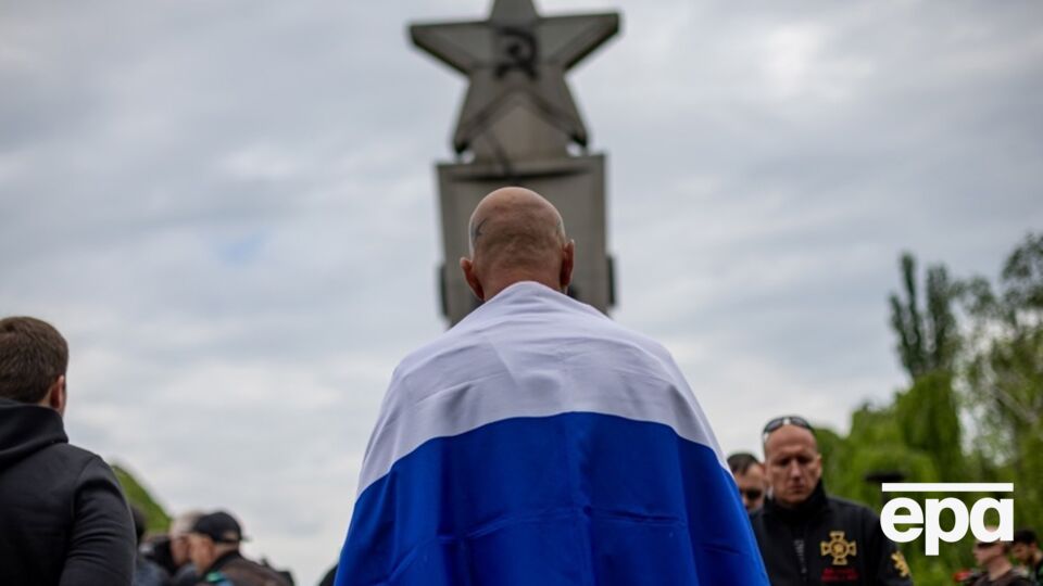 По словам журналиста, 26 сентября послы ЕС впервые обсудили пакет санкций против РФ