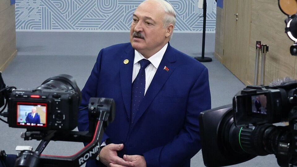 Лукашенко заявив, що йому є що сказати Зеленському