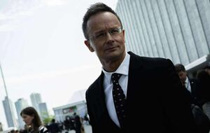 Сийярто прокомментировал решение Украины запретить въезд трем высокопоставленным военным Венгрии